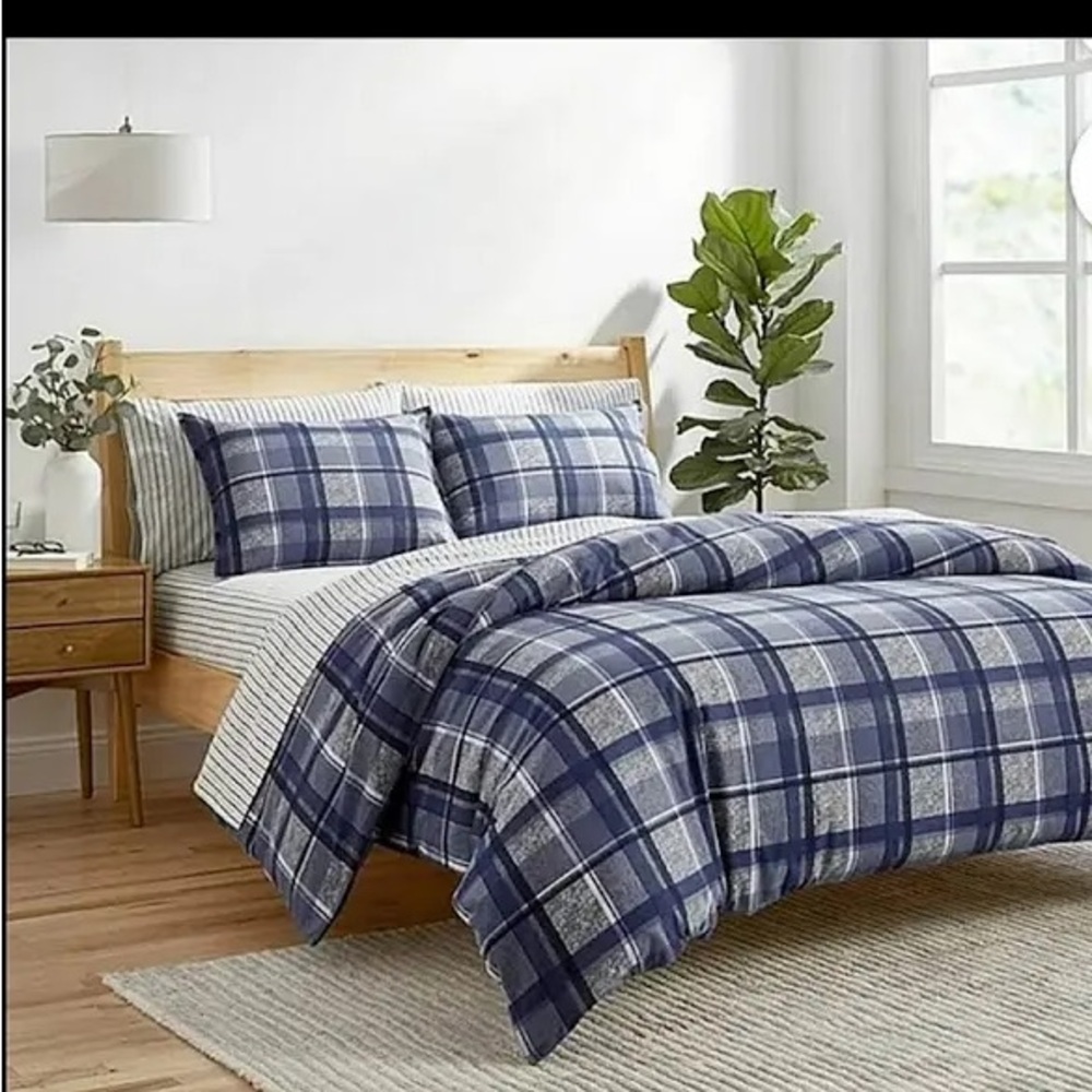 GAP Navy and Gray Plaid Duvet Cover Set